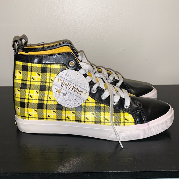 Mens Size 8 Harry Potter High Top Hufflepuff Black Yellow Shoes by Ground Up - Picture 1 of 9